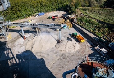 meststof wordt opgehaald door boeren